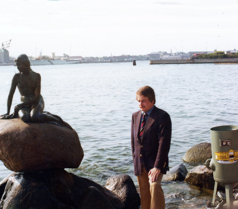 The "Little Mermaid" sculpture and a Clemco blast machine in Copenhagen, Denmark. Many sailors have dreamed of mermaids, just as blasters around the world dream of owning a Clemco blast machine.
